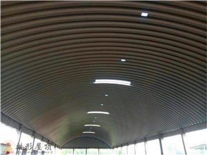 拱形屋顶安装阳光板如何弯曲？